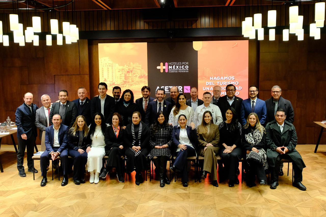 Mara Lezama fortalece la promoción turística de Quintana Roo en el marco de FITUR 2026 junto a todas las y los secretarios de turismo de México